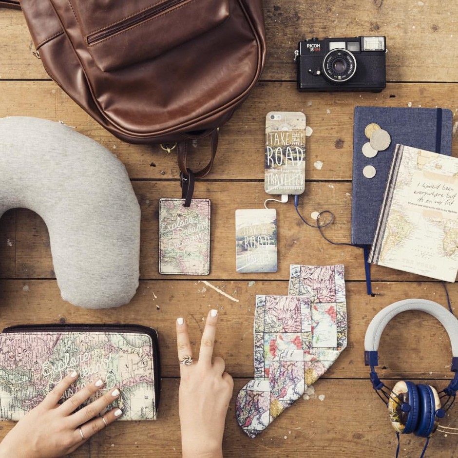 Il kit da viaggio per gli Instagram addicted
